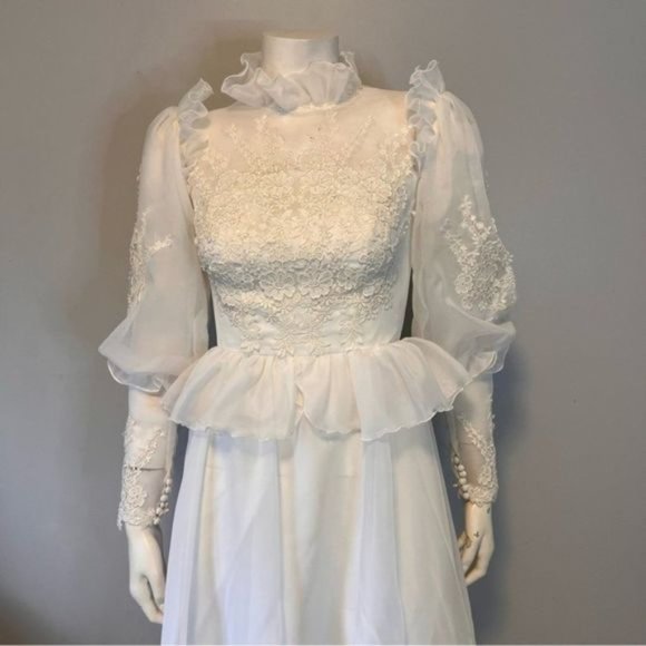 Vintage 1980s Long Puff Sleeve Alencon Lace Frill Waist Wedding Gown Size XXS - Picture 2 of 14